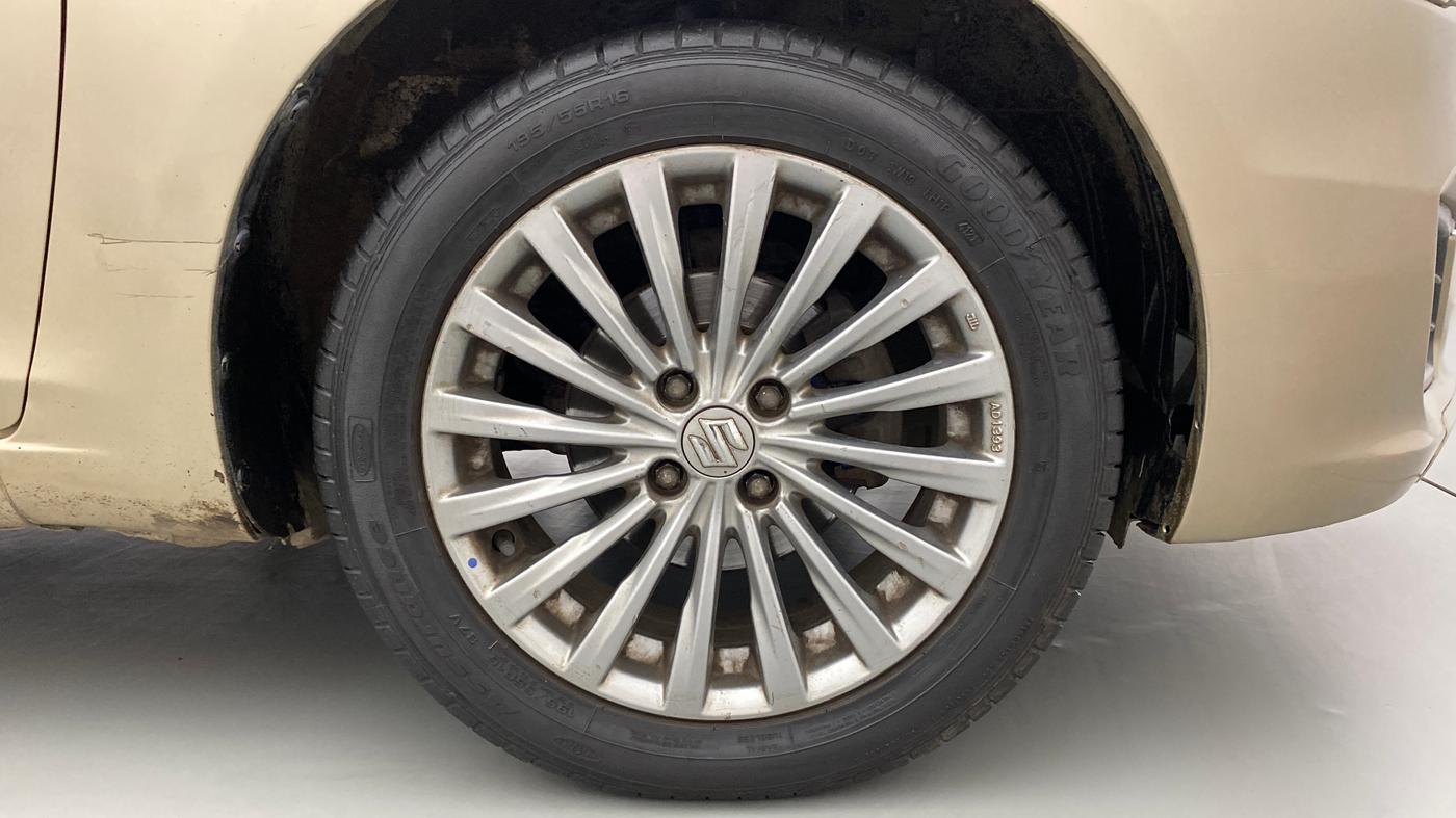 2016 Maruti Ciaz ZXI+ AT, CNG, Automatic, 87,335 km, Right Front Wheel