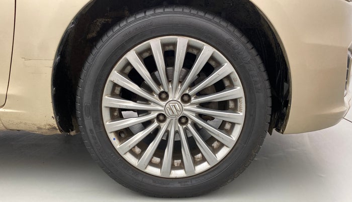 2016 Maruti Ciaz ZXI+ AT, CNG, Automatic, 87,335 km, Right Front Wheel