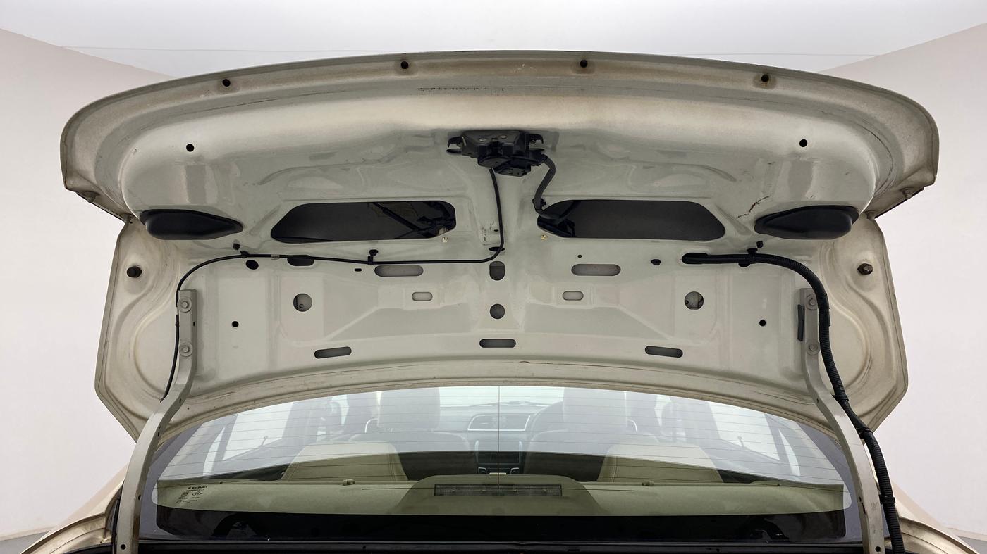 2016 Maruti Ciaz ZXI+ AT, CNG, Automatic, 87,335 km, Boot Door Open