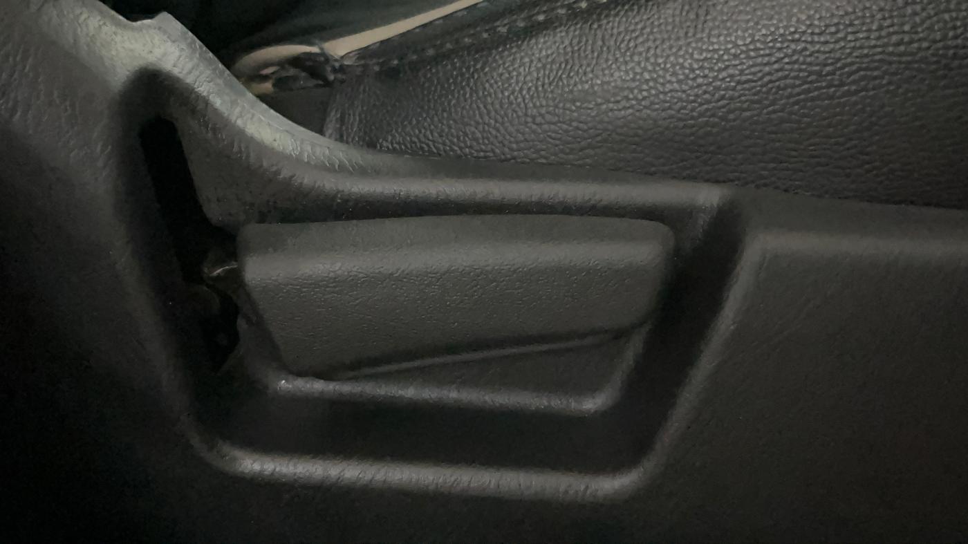 2022 Maruti Alto LXI O, Petrol, Manual, 39,557 km, Driver Side Adjustment Panel