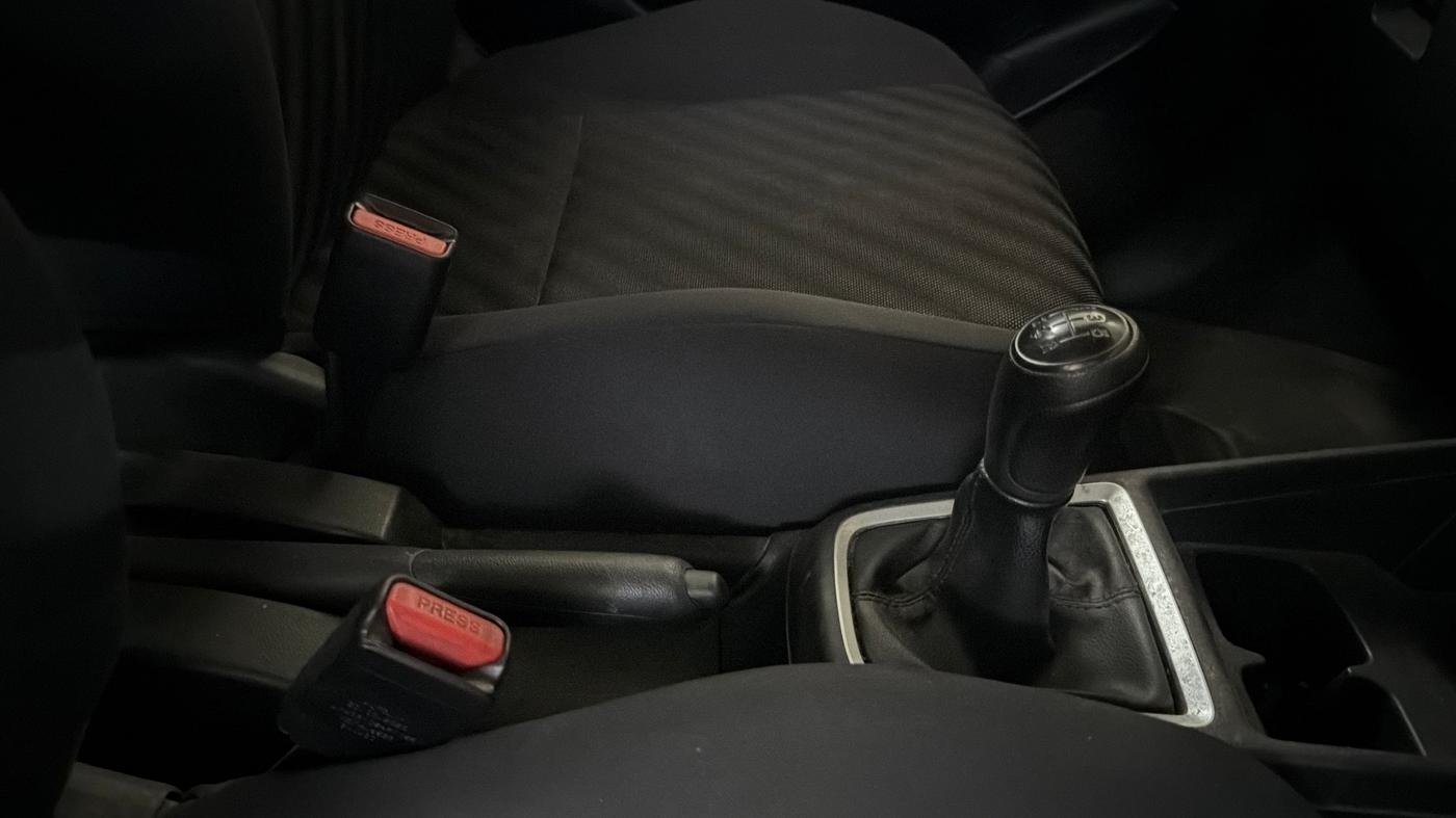 2020 Maruti Swift LXI, Petrol, Manual, 32,975 km, Gear Lever