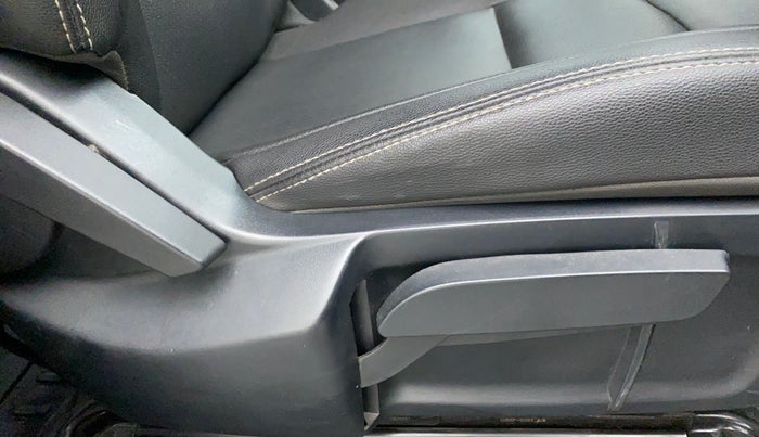 2019 Tata Harrier XZ DARK EDITION, Diesel, Manual, 56,115 km, Driver Side Adjustment Panel