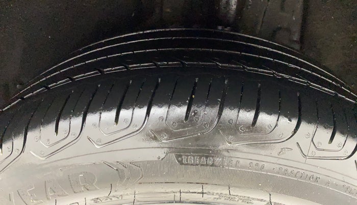 2023 MG ASTOR SAVVY 1.3 TURBO AT S RED, Petrol, Automatic, 26,423 km, Left Rear Tyre Tread