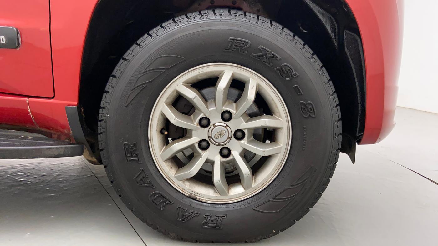 2016 Mahindra TUV300 T8, Diesel, Manual, 61,756 km, Right Front Wheel