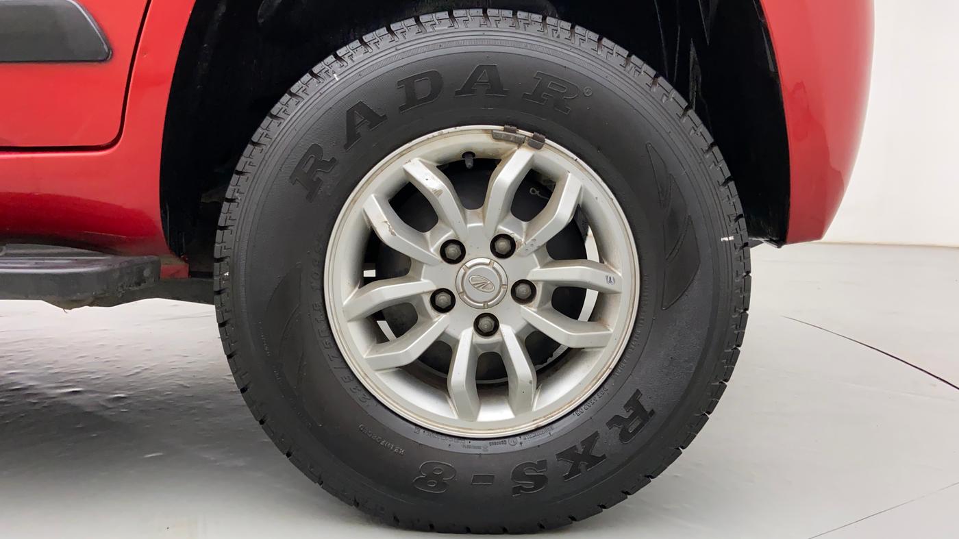 2016 Mahindra TUV300 T8, Diesel, Manual, 61,756 km, Left Rear Wheel