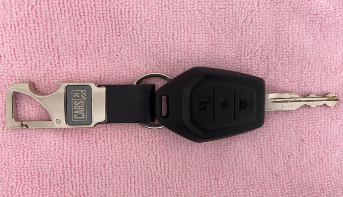 2016 Mahindra TUV300 T8, Diesel, Manual, 61,756 km, Key Close Up