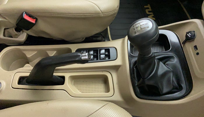 2016 Mahindra TUV300 T8, Diesel, Manual, 61,756 km, Gear Lever