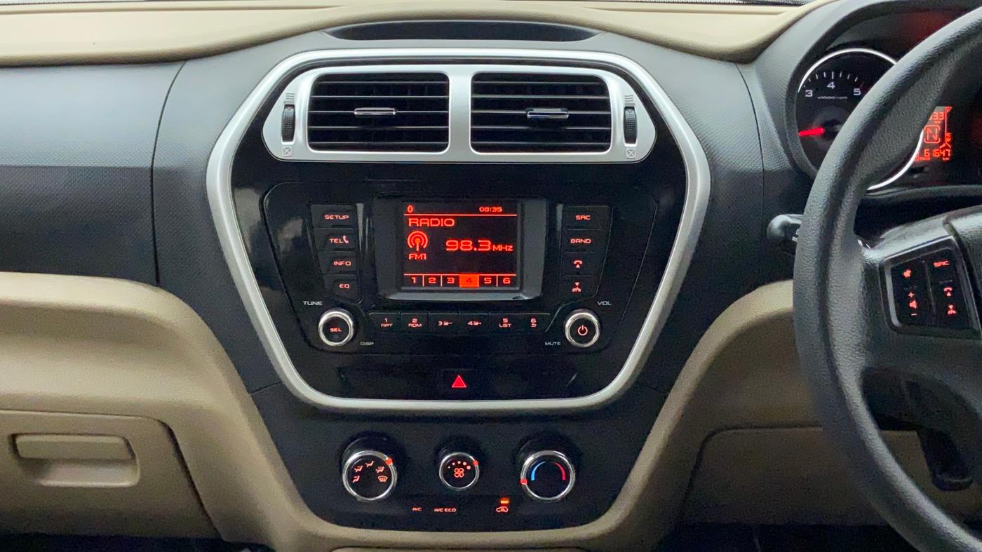 2016 Mahindra TUV300 T8, Diesel, Manual, 61,756 km, Air Conditioner