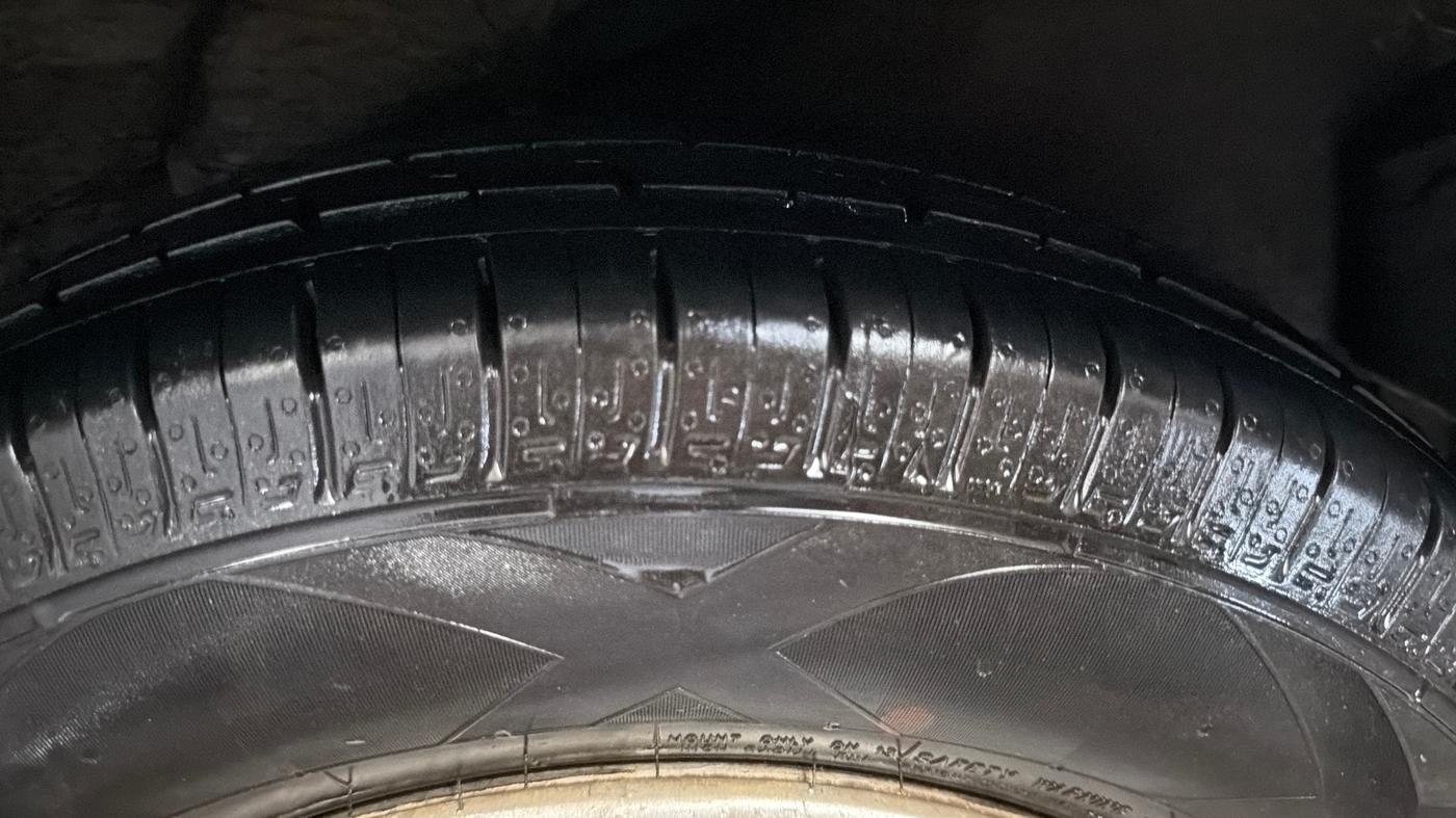 2015 Hyundai i10 MAGNA 1.1, Petrol, Manual, 37,575 km, Left Rear Tyre Tread