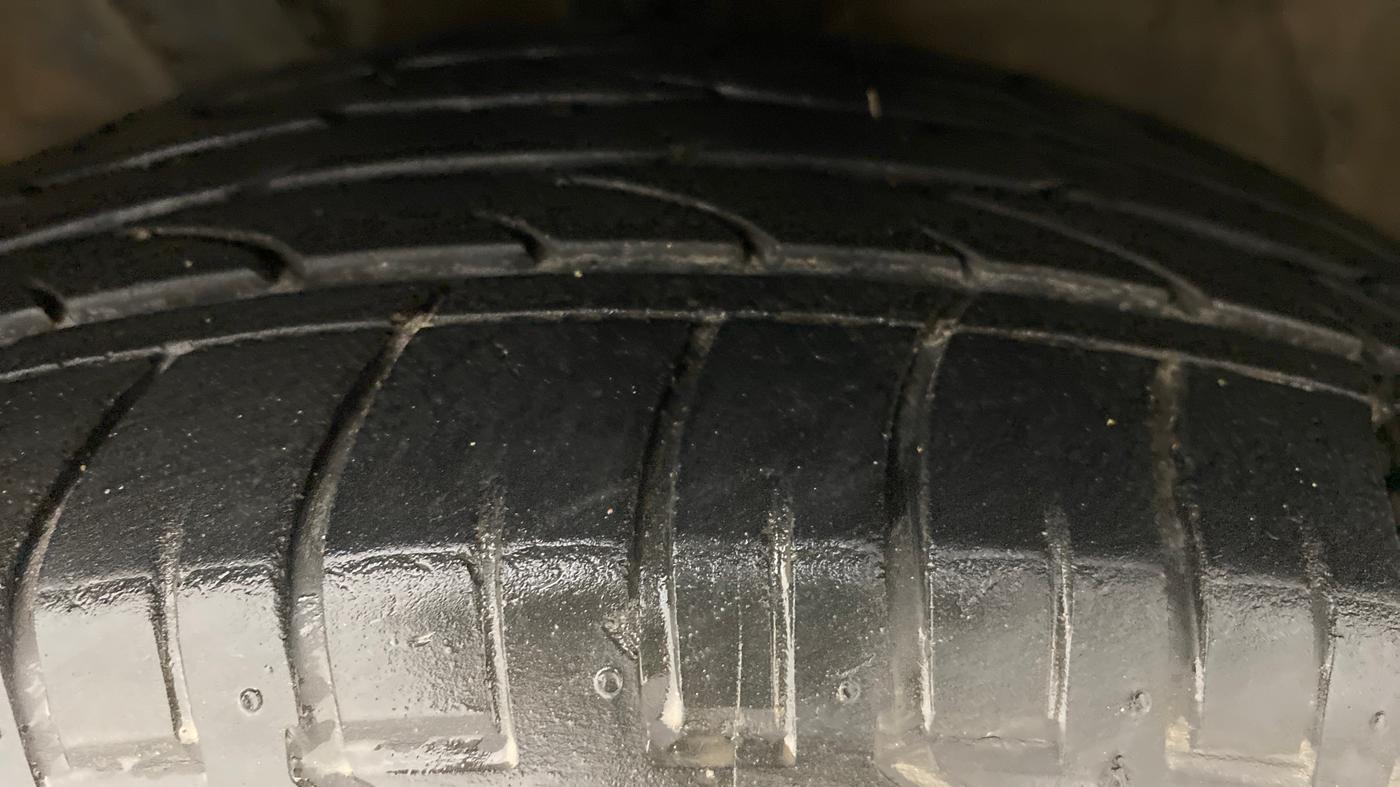 2017 Hyundai Creta 1.6 SX PLUS AUTO PETROL, Petrol, Automatic, 26,397 km, Left Front Tyre Tread