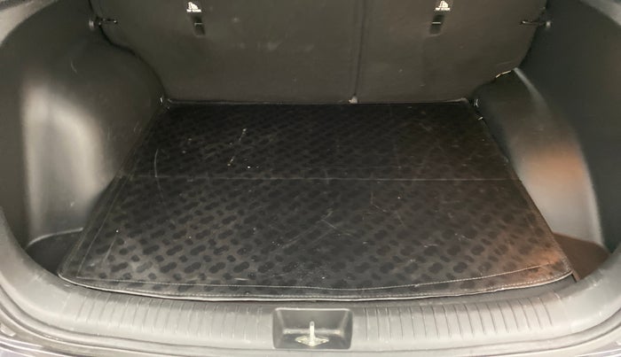 2017 Hyundai Creta 1.6 SX PLUS AUTO PETROL, Petrol, Automatic, 26,397 km, Boot Inside