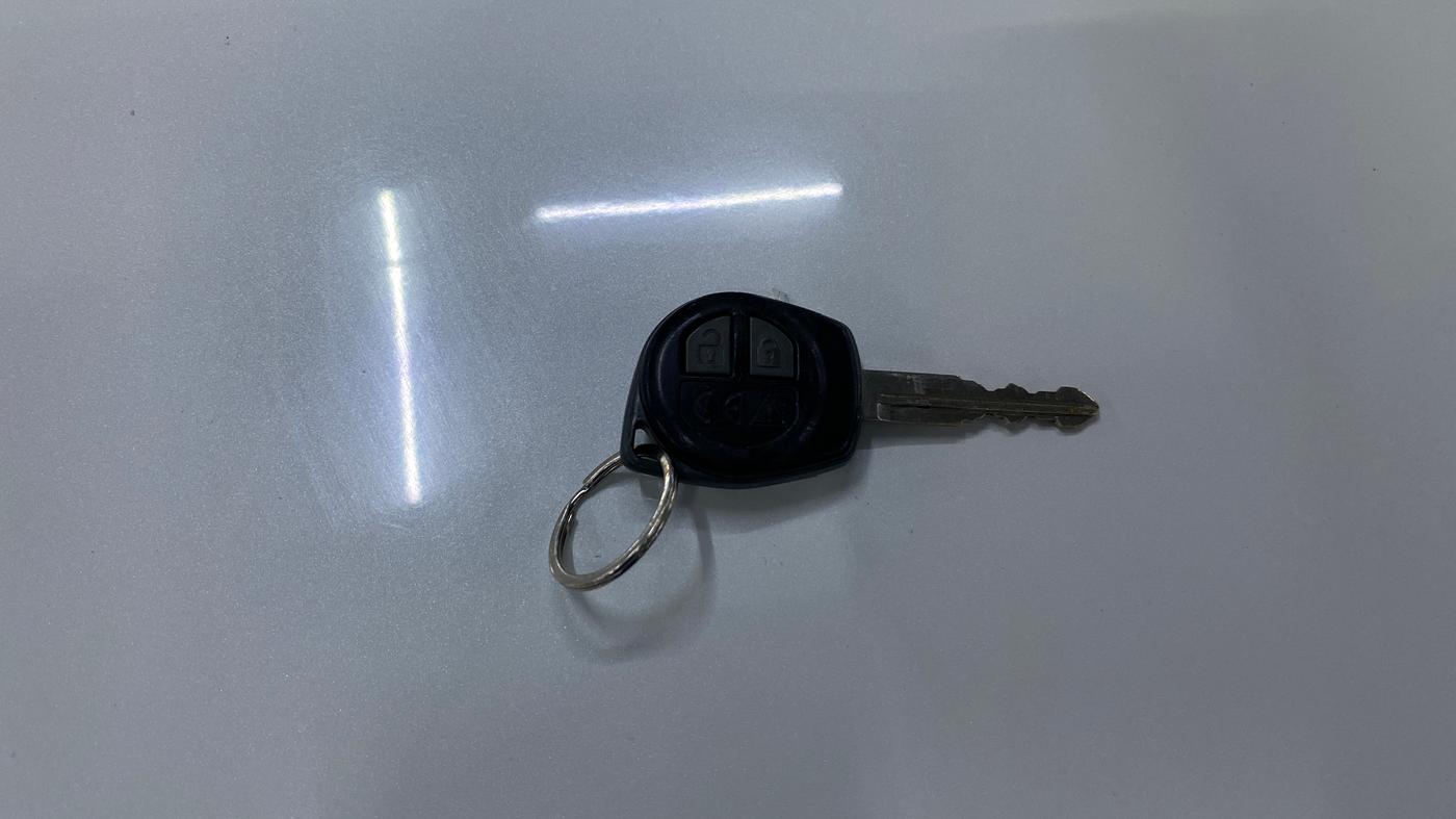 2024 Maruti Swift VXI, Petrol, Manual, 30,367 km, Key Close Up