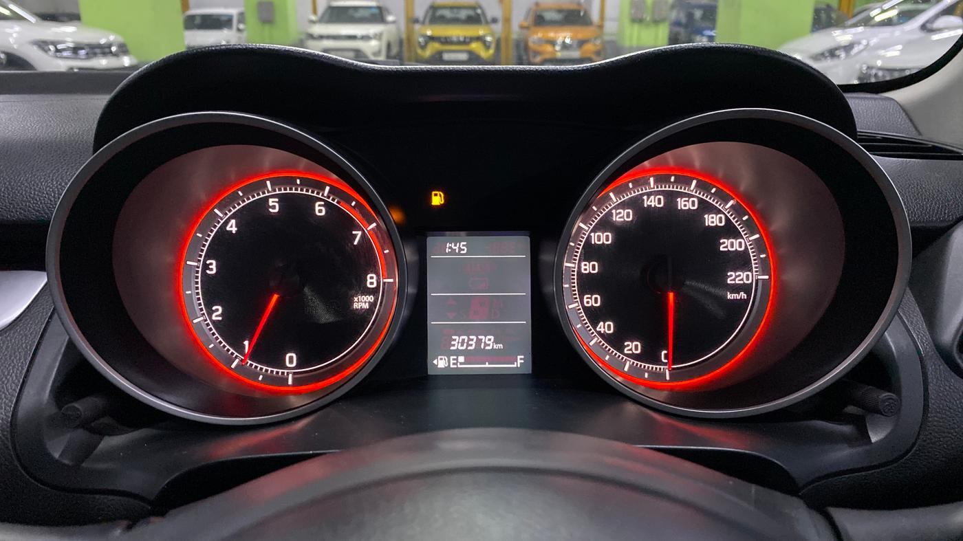 2024 Maruti Swift VXI, Petrol, Manual, 30,367 km, Odometer Image