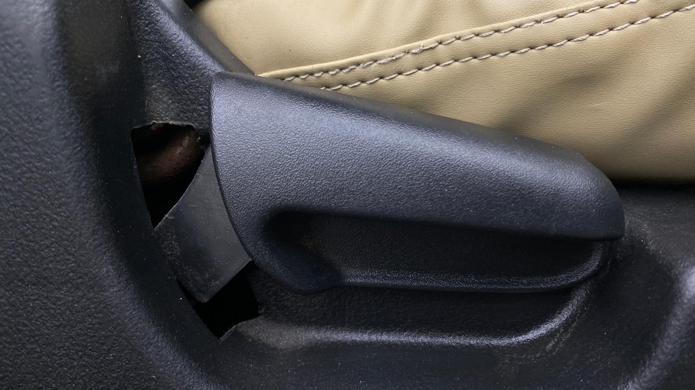 2018 Maruti Wagon R 1.0 VXI AMT, Petrol, Automatic, 56,776 km, Driver Side Adjustment Panel