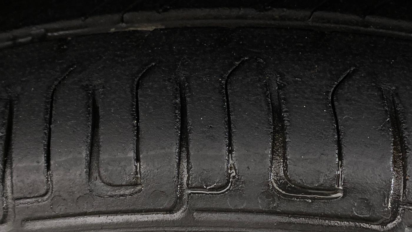 2018 Maruti Wagon R 1.0 VXI AMT, Petrol, Automatic, 56,776 km, Right Front Tyre Tread
