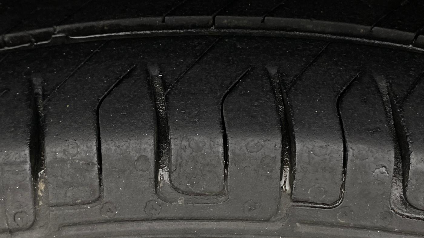 2018 Maruti Wagon R 1.0 VXI AMT, Petrol, Automatic, 56,776 km, Right Rear Tyre Tread