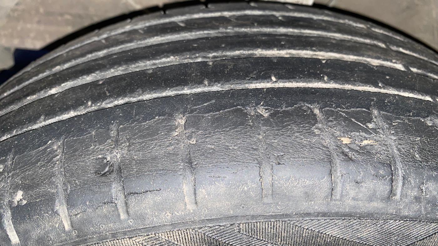 2020 Toyota Glanza G, Petrol, Manual, 62,821 km, Left Front Tyre Tread
