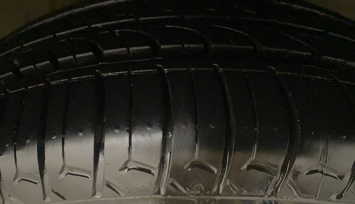 2021 Maruti XL6 ALPHA MT, Petrol, Manual, 38,916 km, Right Front Tyre Tread