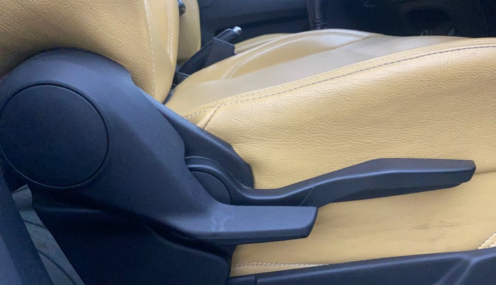 2021 Maruti XL6 ALPHA MT, Petrol, Manual, 38,916 km, Driver Side Adjustment Panel