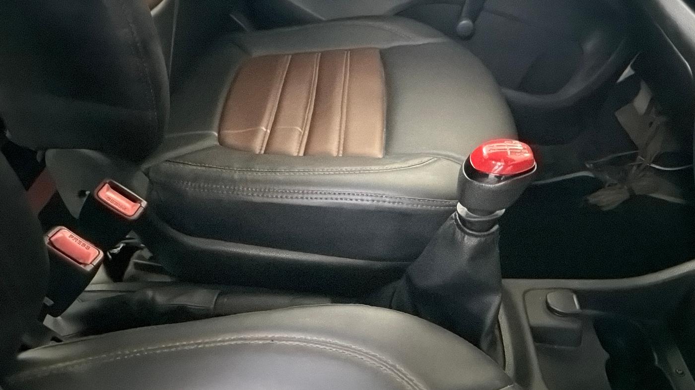 2017 Renault Kwid RXL, Petrol, Manual, 44,318 km, Gear Lever