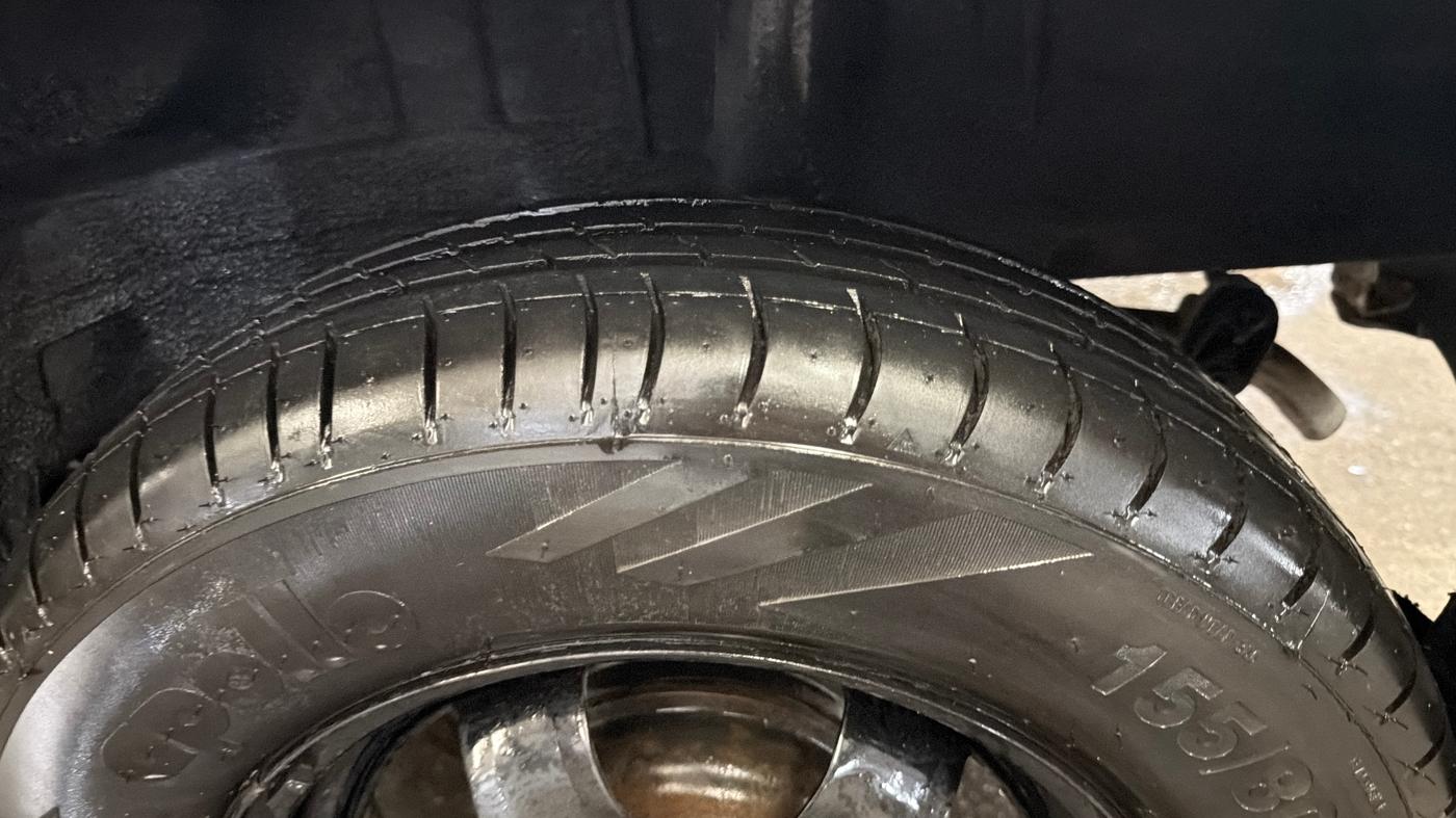 2017 Renault Kwid RXL, Petrol, Manual, 44,318 km, Left Rear Tyre Tread