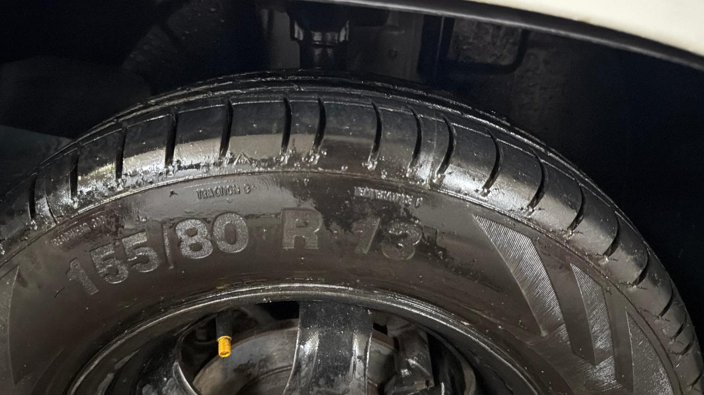 2017 Renault Kwid RXL, Petrol, Manual, 44,318 km, Right Front Tyre Tread