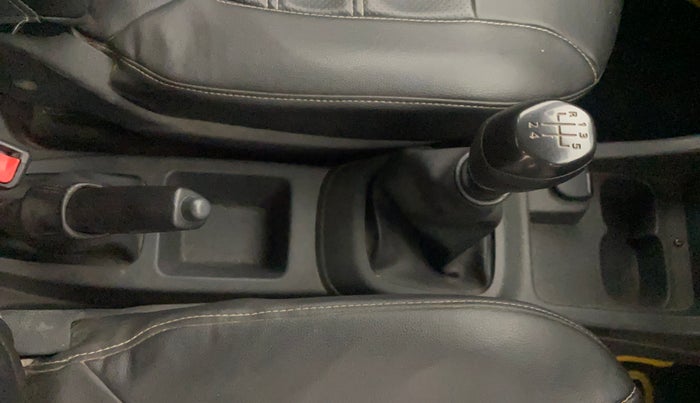 2015 Renault Kwid RXT 0.8, Petrol, Manual, 67,020 km, Gear Lever