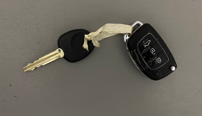 2017 Hyundai Xcent S 1.2, Petrol, Manual, 59,115 km, Key Close Up