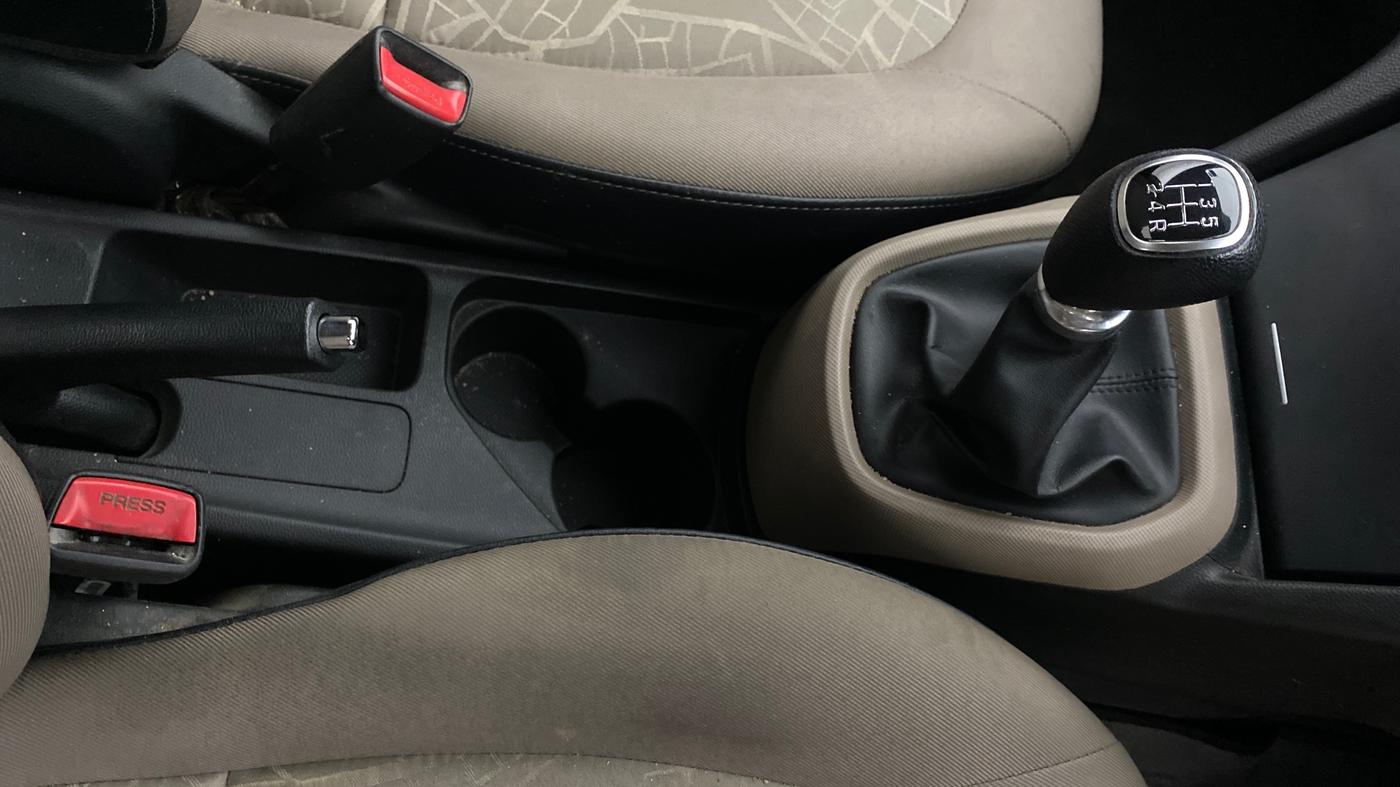 2017 Hyundai Xcent S 1.2, Petrol, Manual, 59,115 km, Gear Lever