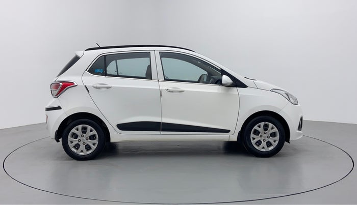 2016 Hyundai Grand i10 SPORTZ 1.2 KAPPA VTVT, Petrol, Manual, 6,976 km, Right Side View