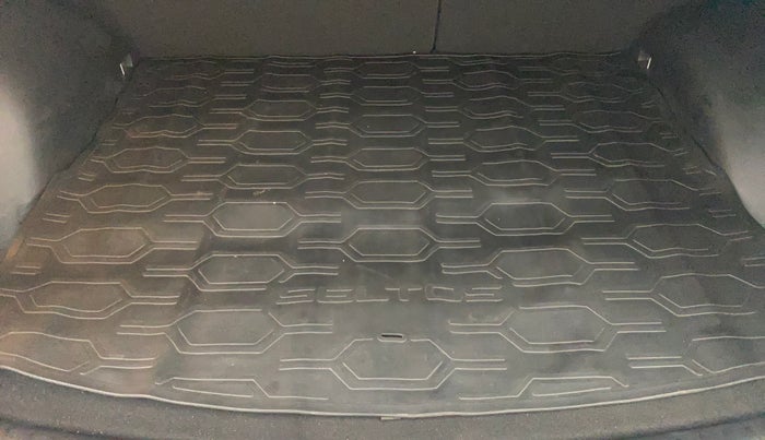 2022 KIA SELTOS HTX 1.5 DIESEL AT, Diesel, Automatic, 62,878 km, Boot Inside