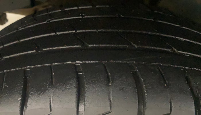 2022 KIA SELTOS HTX 1.5 DIESEL AT, Diesel, Automatic, 62,878 km, Right Rear Tyre Tread