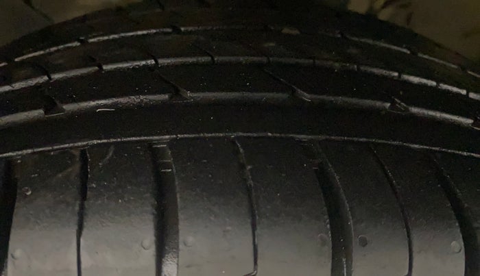 2022 KIA SELTOS HTX 1.5 DIESEL AT, Diesel, Automatic, 62,878 km, Left Front Tyre Tread