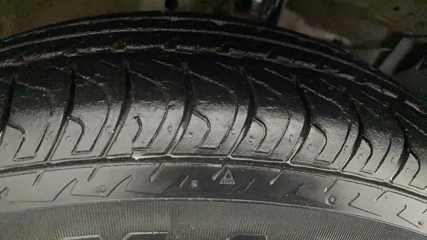 2016 Maruti Swift Dzire VXI AT, Petrol, Automatic, 39,700 km, Right Rear Tyre Tread