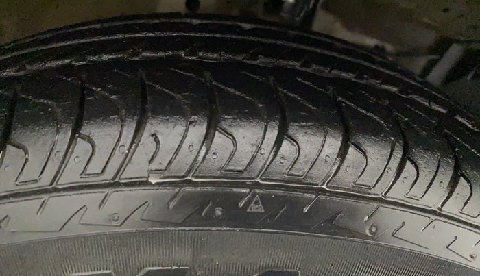 2016 Maruti Swift Dzire VXI AT, Petrol, Automatic, 39,700 km, Right Rear Tyre Tread