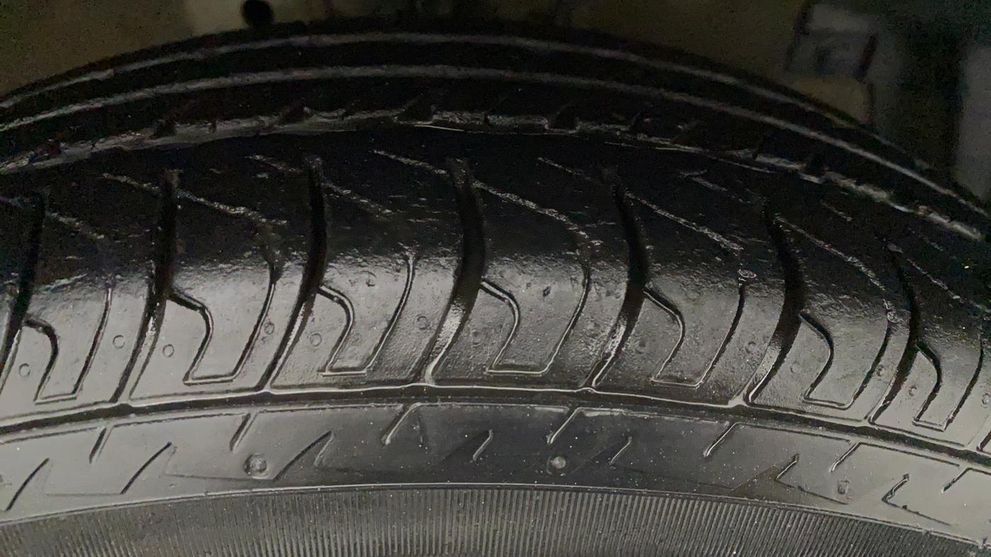 2016 Maruti Swift Dzire VXI AT, Petrol, Automatic, 39,700 km, Left Rear Tyre Tread