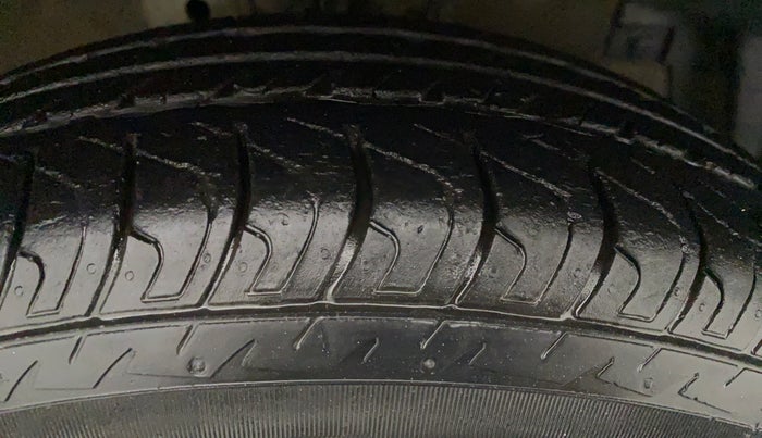 2016 Maruti Swift Dzire VXI AT, Petrol, Automatic, 39,700 km, Left Rear Tyre Tread