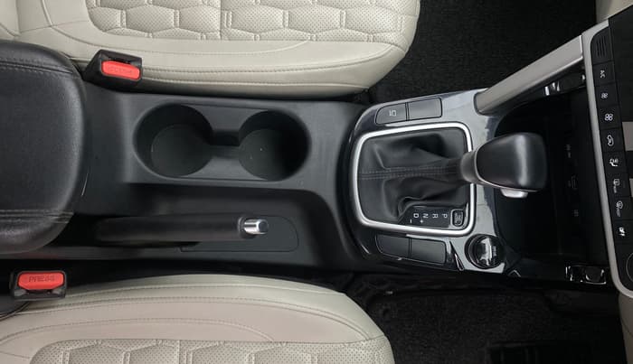 2022 KIA SELTOS HTX IVT 1.5 PETROL, Petrol, Automatic, 74,724 km, Gear Lever