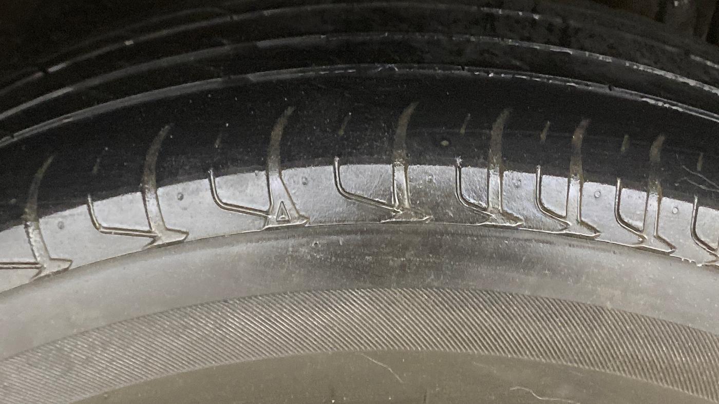 2019 Maruti Vitara Brezza ZDI AMT, Diesel, Automatic, 1,40,577 km, Left Rear Tyre Tread