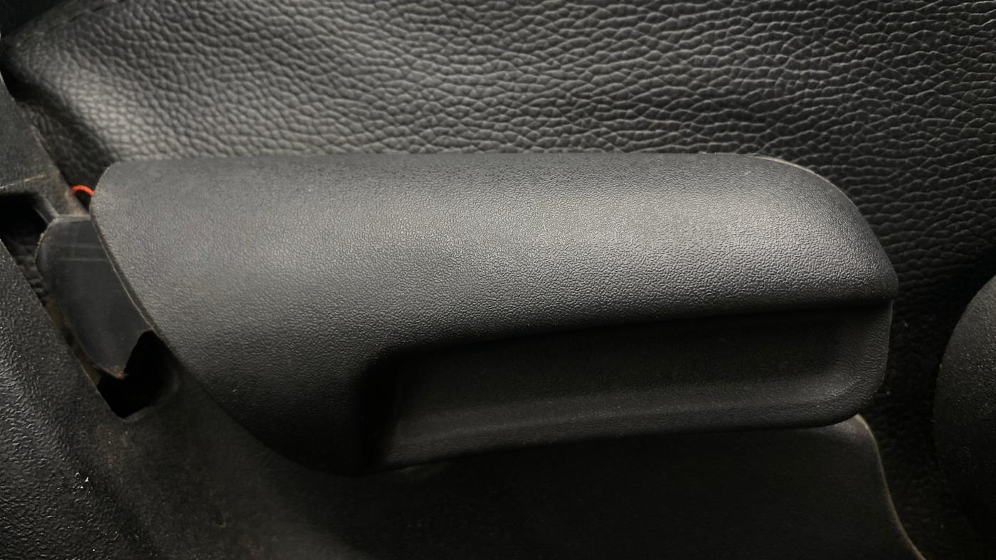 2019 Maruti Vitara Brezza ZDI AMT, Diesel, Automatic, 1,40,577 km, Driver Side Adjustment Panel