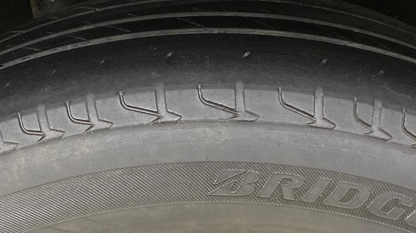 2019 Maruti Vitara Brezza ZDI AMT, Diesel, Automatic, 1,40,577 km, Right Rear Tyre Tread