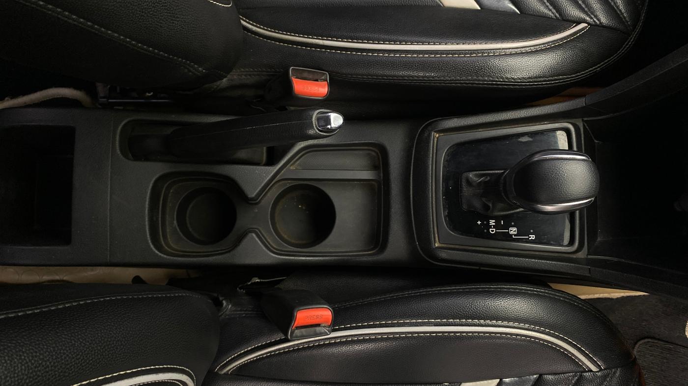 2019 Maruti Vitara Brezza ZDI AMT, Diesel, Automatic, 1,40,577 km, Gear Lever