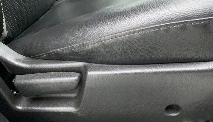 2021 Maruti Alto LXI CNG, CNG, Manual, 27,451 km, Driver Side Adjustment Panel