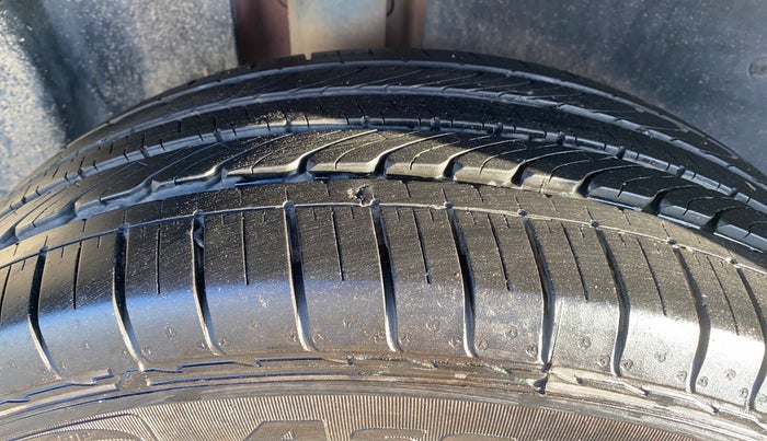 2020 MG HECTOR SHARP 1.5 DCT PETROL, Petrol, Automatic, 78,743 km, Right Rear Tyre Tread