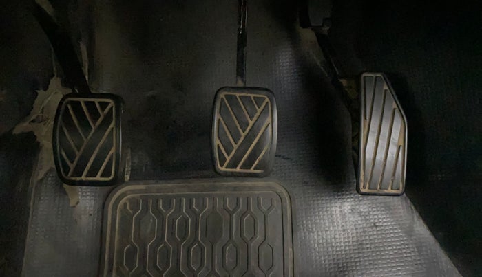 2016 Maruti Baleno DELTA PETROL 1.2, Petrol, Manual, 38,867 km, Pedals