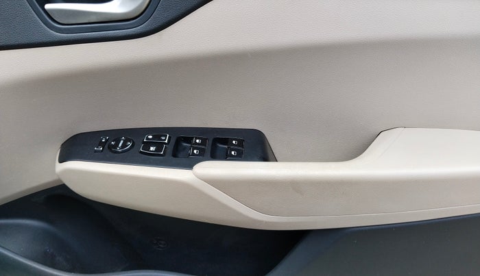 2018 Hyundai Verna 1.4 E CRDI, Diesel, Manual, 1,37,484 km, Driver Side Door Panels Control