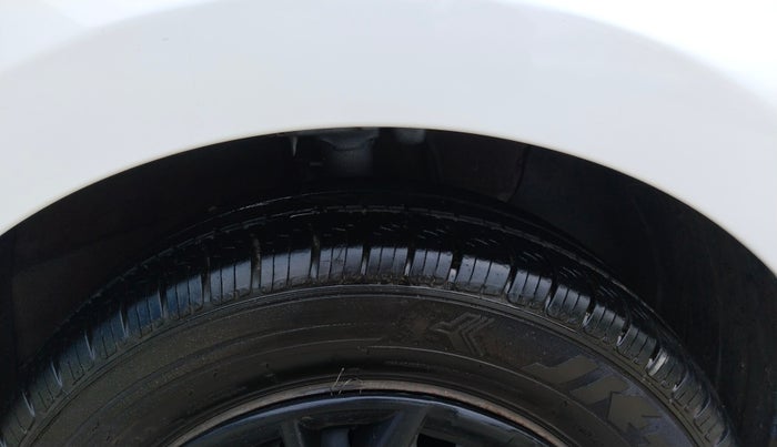 2018 Hyundai Verna 1.4 E CRDI, Diesel, Manual, 1,37,484 km, Right Front Tyre Tread