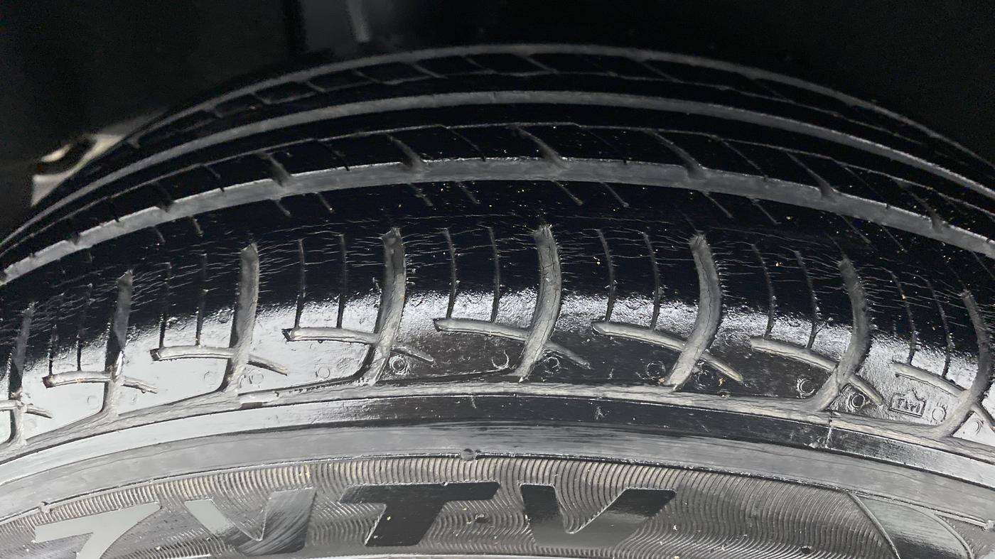 2017 Maruti Baleno DELTA 1.2 K12, Petrol, Manual, 41,711 km, Right Rear Tyre Tread