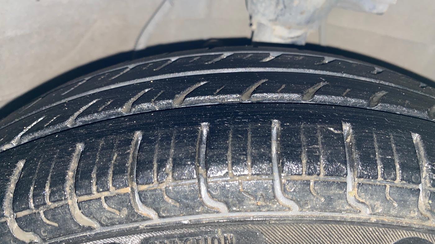 2013 Hyundai i10 ERA 1.1, Petrol, Manual, 83,476 km, Right Front Tyre Tread