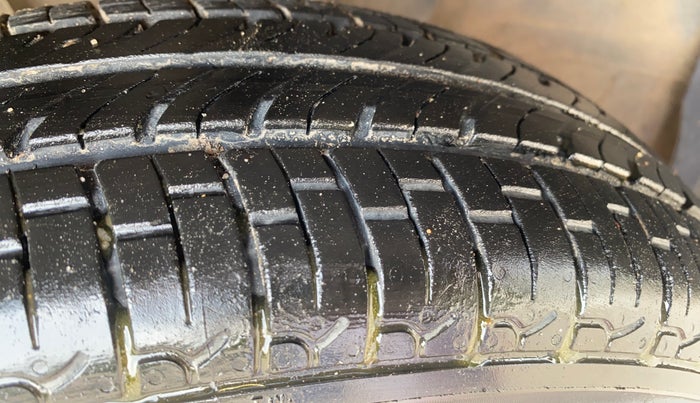 2017 Renault Kwid RXT 1.0, Petrol, Manual, 84,334 km, Left Front Tyre Tread